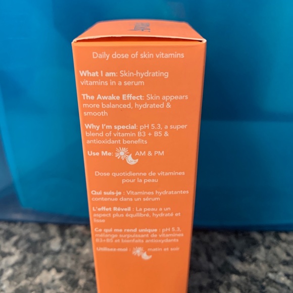 Awake antioxidant Glow Serum - Picture 2 of 3